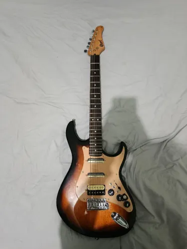 Guitarra stratocaster mexida