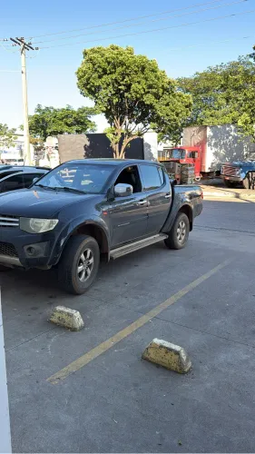 Mitsubishi L200 Triton HLS 2.4 Flex 16V CD Mec. 2015