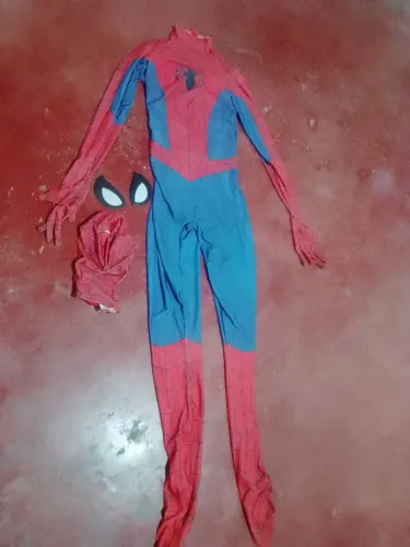 Traje Homem-Aranha Semi Usado - Até 1,75m