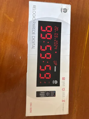 Relógio de parede digital ( função calendário e cronômetro)