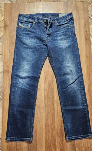 Calça Jeans Diesel - Waykee regular straight 42. Excelente estado de conservação.