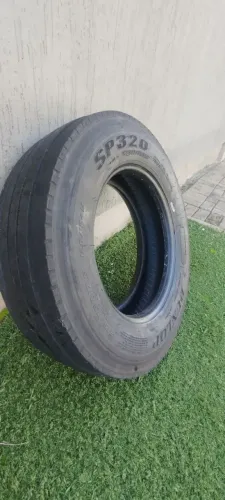 Vendo pneu microônibus
