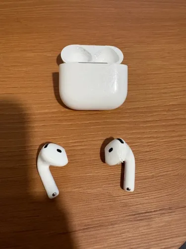 AirPods 4ª Geração com Cancelamento Ativo de Ruído (ANC) - Na Garantia