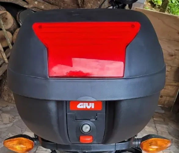 Bau de moto giwi 29 litros 