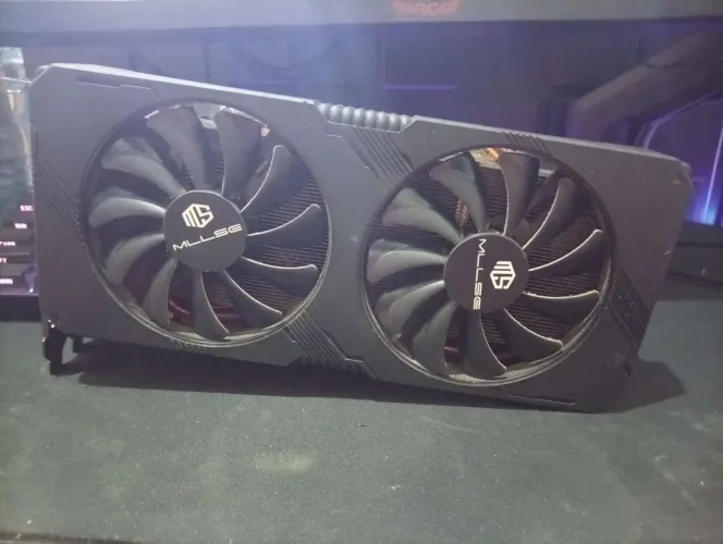 Placa de vídeo RX 5700XT
