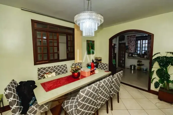 Casa à venda, 4 quartos, 1 suíte, 10 vagas, São João Batista - Belo Horizonte/MG