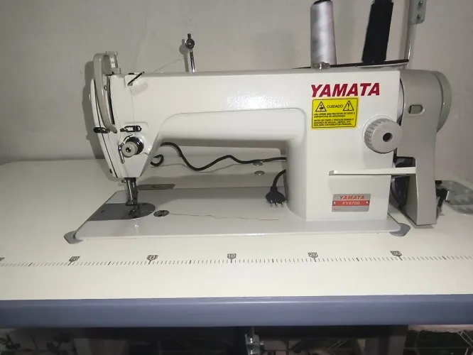 Máquina Industrial Reta Yamata FY8700 