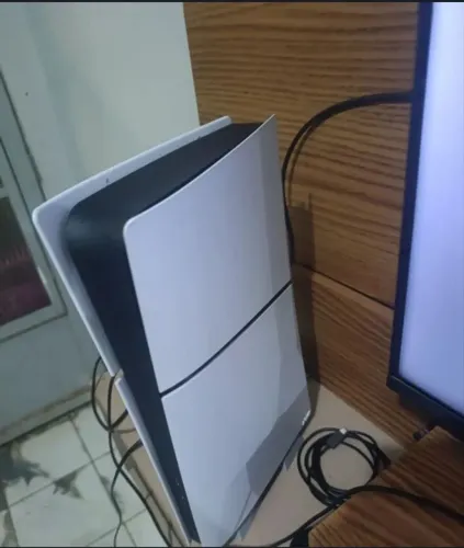PS5 Slin