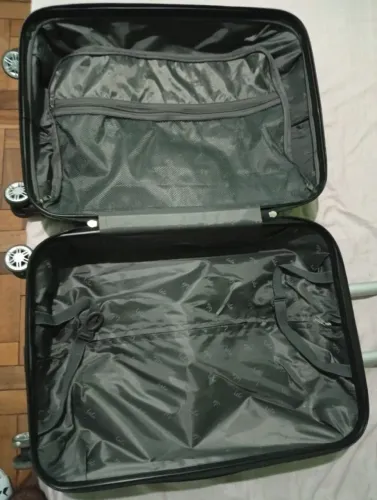 Vendo mala semi nova 