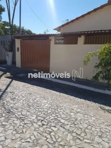 Casa com entrada independente