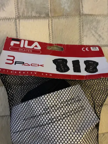 Kit FILA Joelheira, munhequeira e cotoveleira.