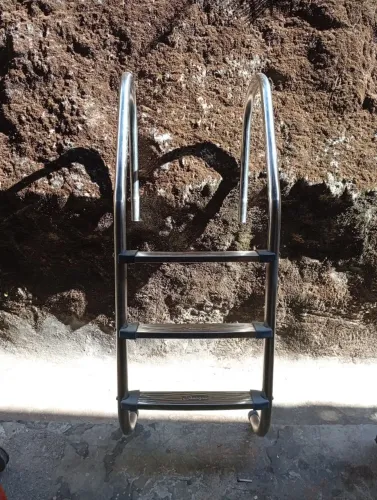 Escada pra piscina