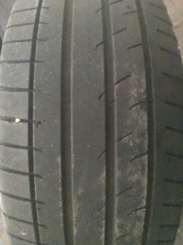 1 pneu aro 17 medida 215.55.17 apenas um em Belém 