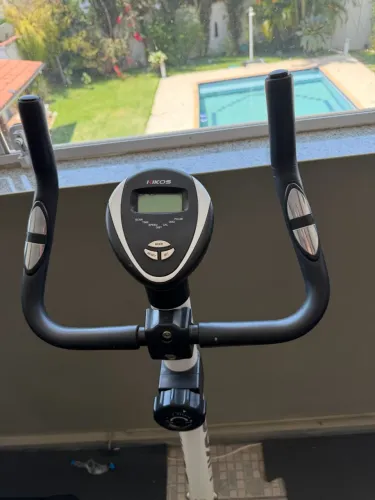 Bicicleta Ergométrica Vertical Kikos KV3.1i.