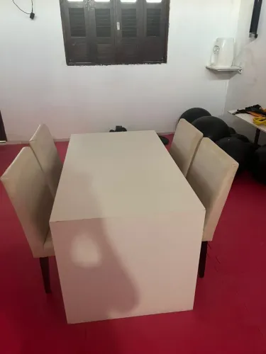 Mesa c/ 4 cadeiras/ feita sob encomenda/ super resistente 