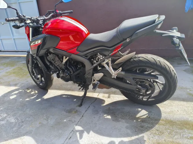 Cb 650f ano 2019 impecável a baixo da Fipe .