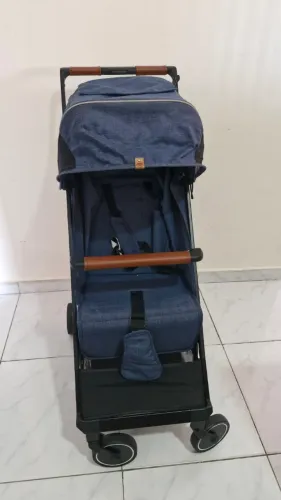 Carrinho de Bebê Litet Cube - Compacto, Moderno e Muito Conservado