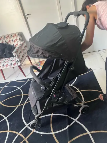 Carrinho de bebê que vira Mala