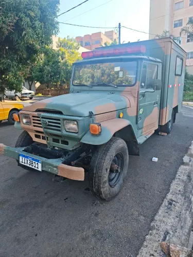 Toyota Band.Jipe Cap.de Aço Chas. Curto Diesel 1999