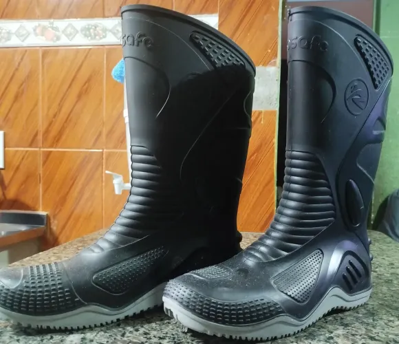 Botas/Galochas de chuva para entregador.