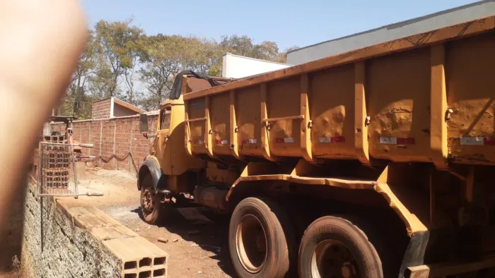 VENDE- SE caminhão caçamba truck 