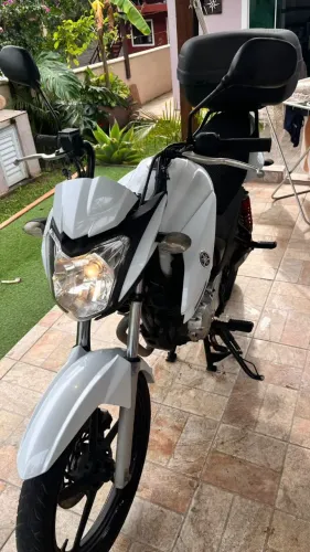 Yamaha Fazer 150 SED Flex 2015 - Branca | Completa + Acessórios
