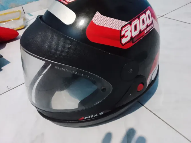 Capacete seminovo N:58