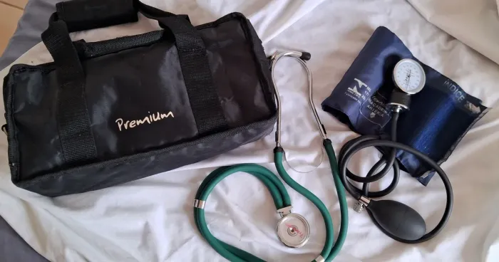 Kit enfermagem - medidor de pressão (esfigmomanômetro e estetoscópio)