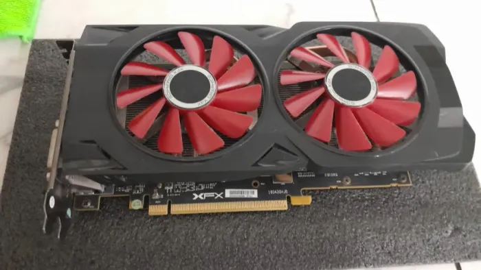 AMD Radeon RX 570 4GB da XFX.