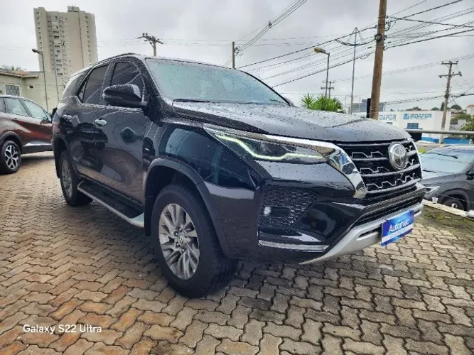 Toyota Hilux SW4 SRX 4X4 2.8 TDI 16V Dies. Aut. 2024