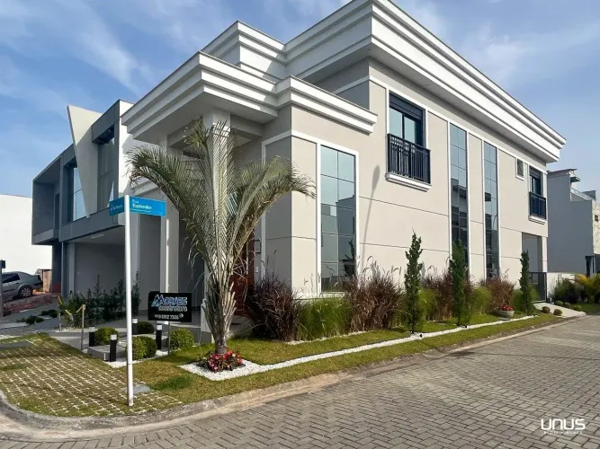Casa de alto padrão com 3 dormitórios sendo 1 suíte no Deltaville