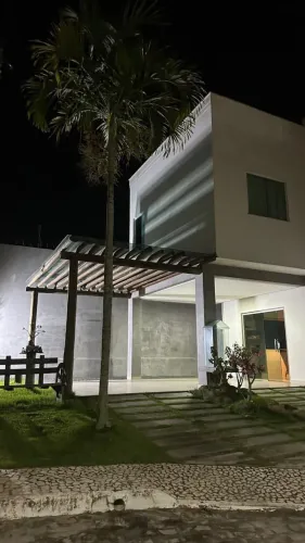 ALUGO - CASA NO CONDOMÍNIO AMARÍLIS 4/4 sendo 3 suítes 