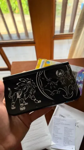 Nintendo 3ds xl - solgaleo lunala black edition