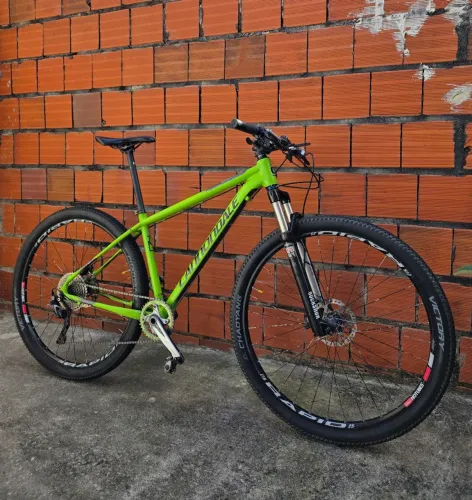 Cannondale Trail 6 - Grupo Shimano SLX | Aro 29 | Quadro de Alumínio 17"