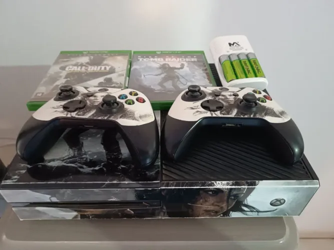Xbox one FAT + 2 jogos