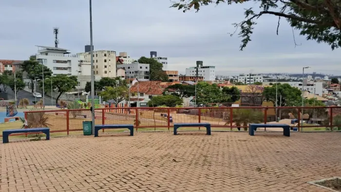 Lote-Área-Terreno à venda, Heliópolis - Belo Horizonte/MG