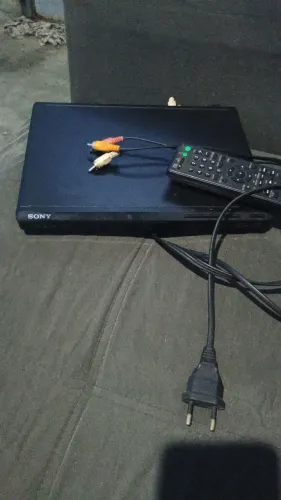 Dvd SONY com controle