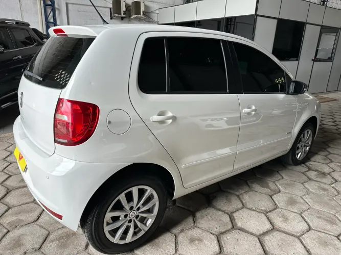 Volkswagen Fox 1.0 MI Total Flex 8V 5P 2013