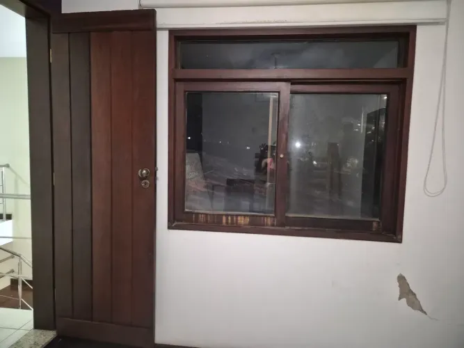 Portas e janelas em madeira maciça pau D'arco