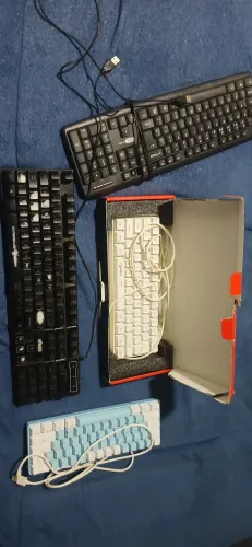 kit 4 teclado, um mecânico swift vermelho e o resto menbrana