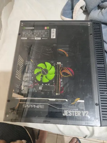 Pc de entrada, falta só cabo HDMI.