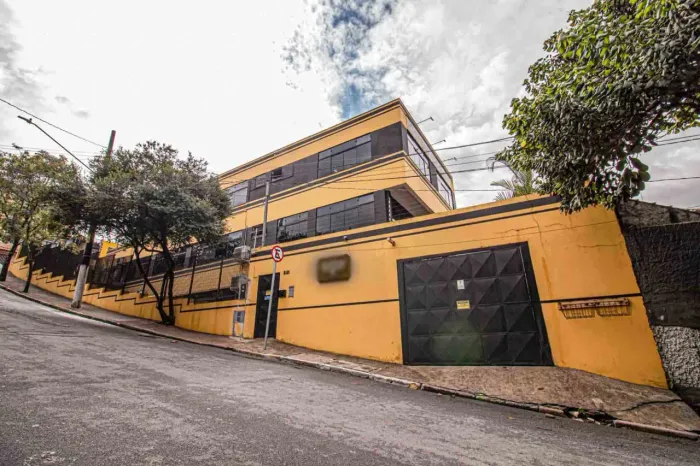 Prédio comercial na Rua João Ludovice, 245 964 m²