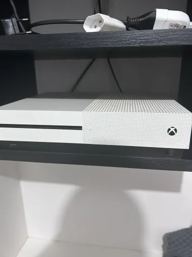 Olá tudo bem? Tenho um Xbox one x em ótimo estado de conservação