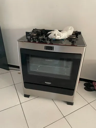 Vendo fogão 5 bocas funciona 4 bocas