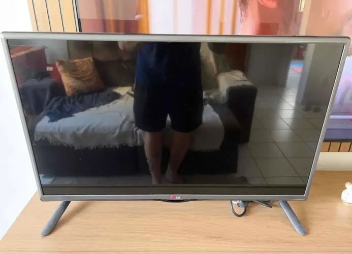 TV - LG 32 polegadas (NOVÍSSIMA)