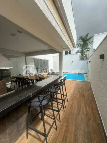 Casa de Condomínio para Aluguel em Uberlândia  Bairro Gávea, 3 Suítes, 2 Vagas
