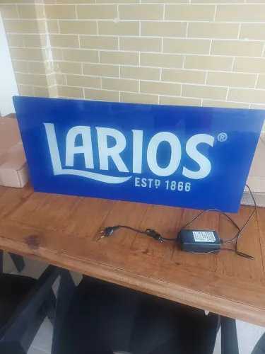 Letreiro luminoso Gin Larios 