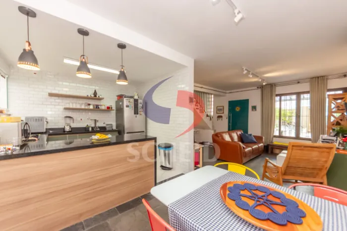 Casa de Vila á Venda em Moema com 117m², 3 quartos, 1 vaga.