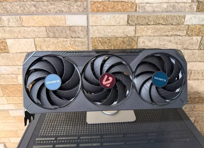 Vendo ou troco RTX 5080 Gigabyte