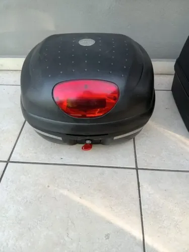 Baú Givi Usado 33L